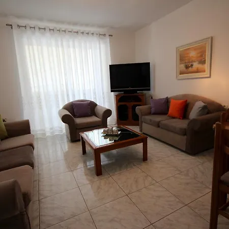 Cozy Saranda